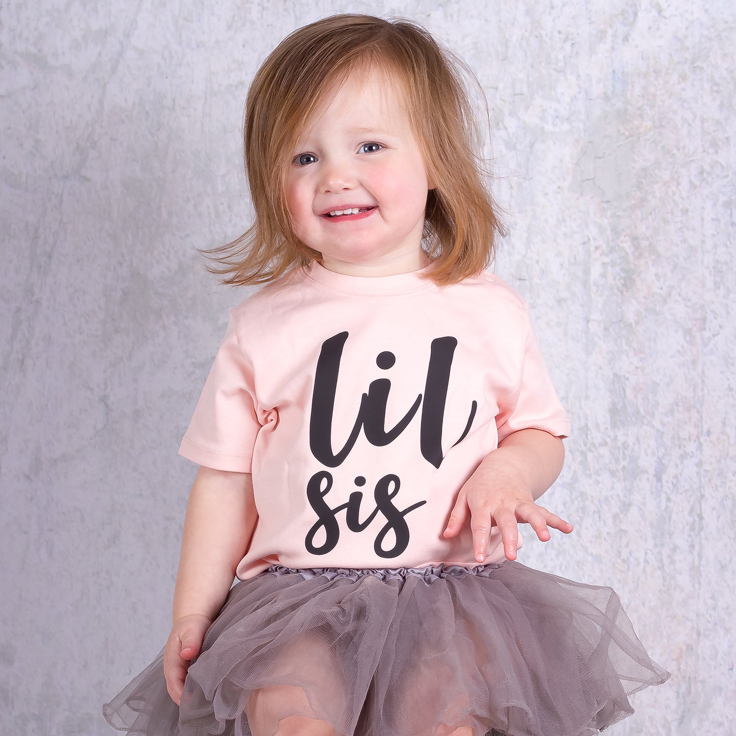 'Lil sis' baby shortsleeve shirt