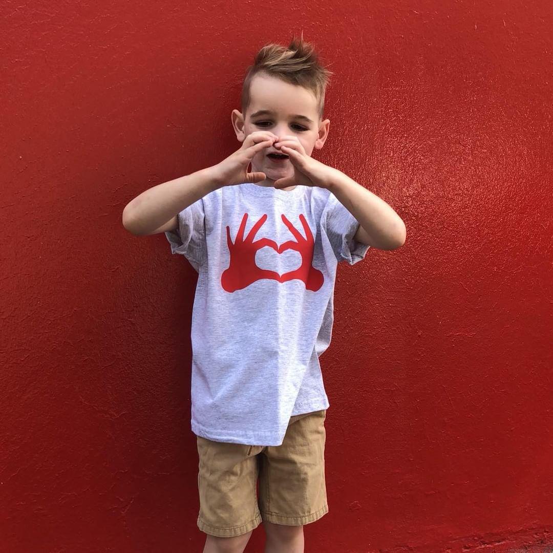 Heart hands kids shortsleeve shirt