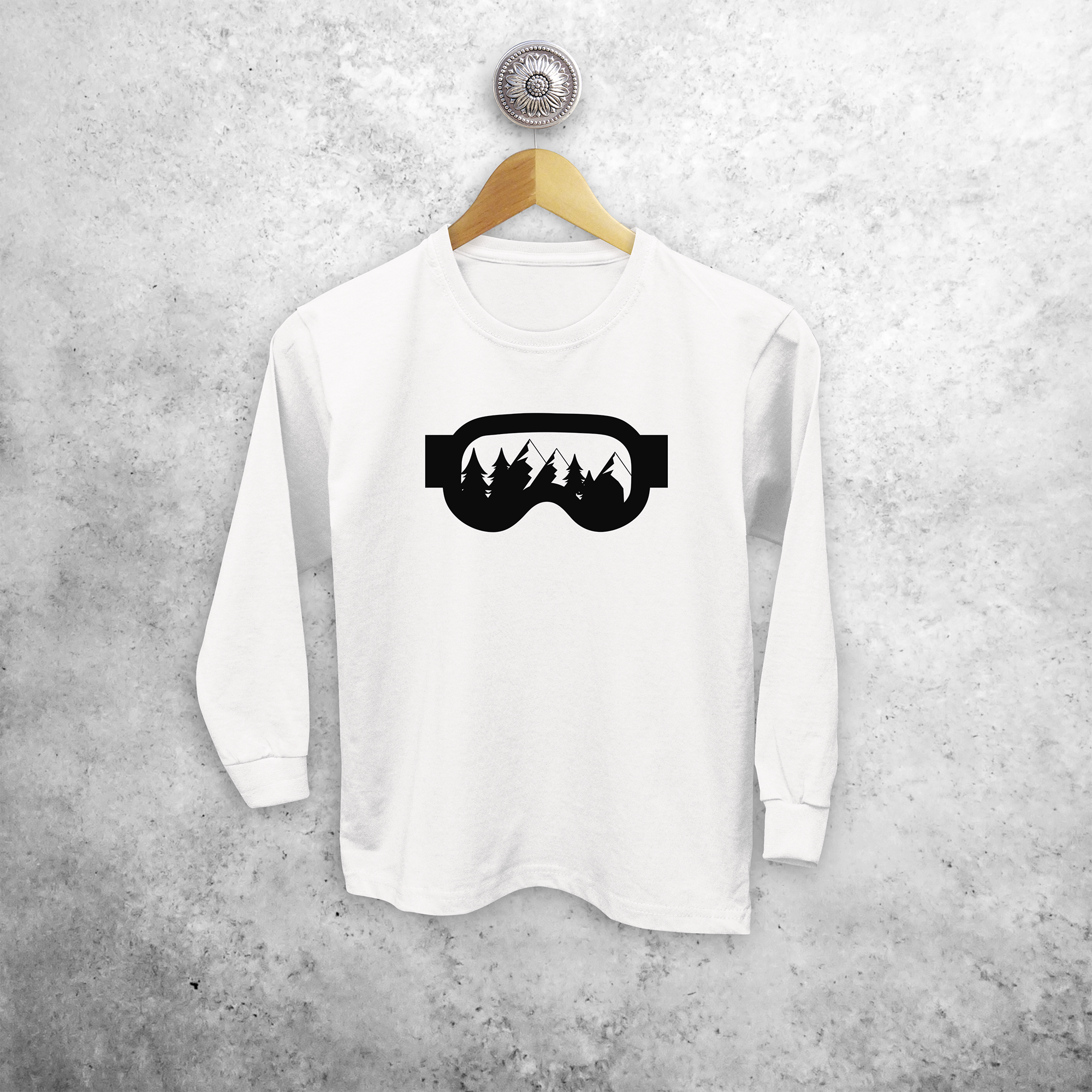 Kids shirt with long sleeves, with ski goggles print by KMLeon.